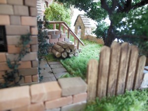 Blick über den Zaun in den Garten