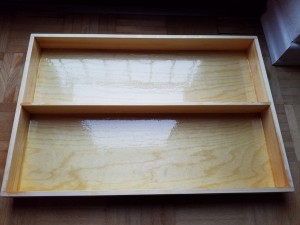 Holzkasten mit Klarlack ausgestrichen