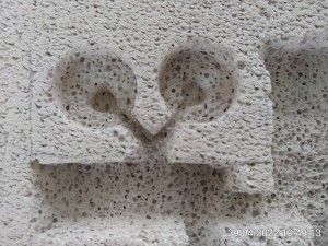 IMG_20220429_194913.jpg (3.11 MiB) 1544 mal betrachtet Sieht da noch jemand einen Vogelkopf von vorne?